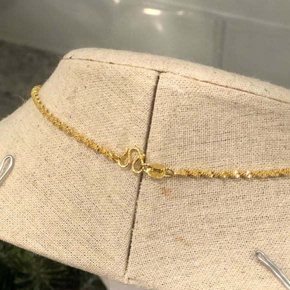 ✨NWT✨ Hello Kitty Gold Plated Locket Charm Necklace on Gold Plated Chain - Picture 6 of 9